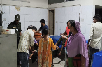গাংনীতে মোটরসাইকেল দুর্ঘটনায় একই পরিবারের ৩ জন আহত